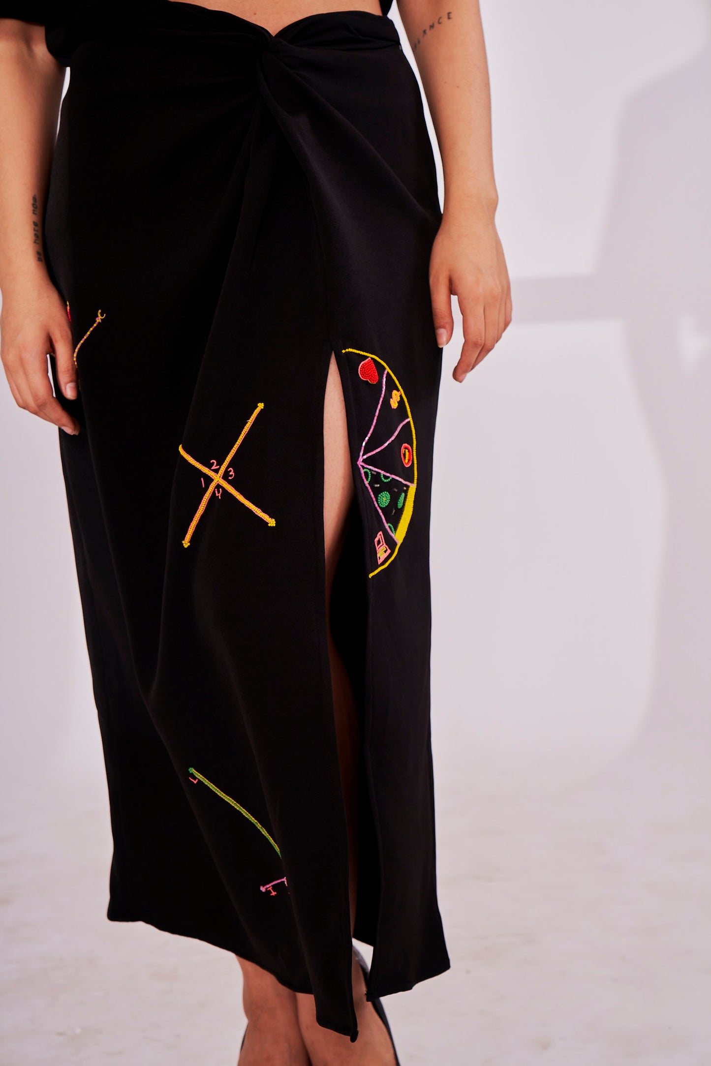 BLACK PIE CHART SKIRT SET