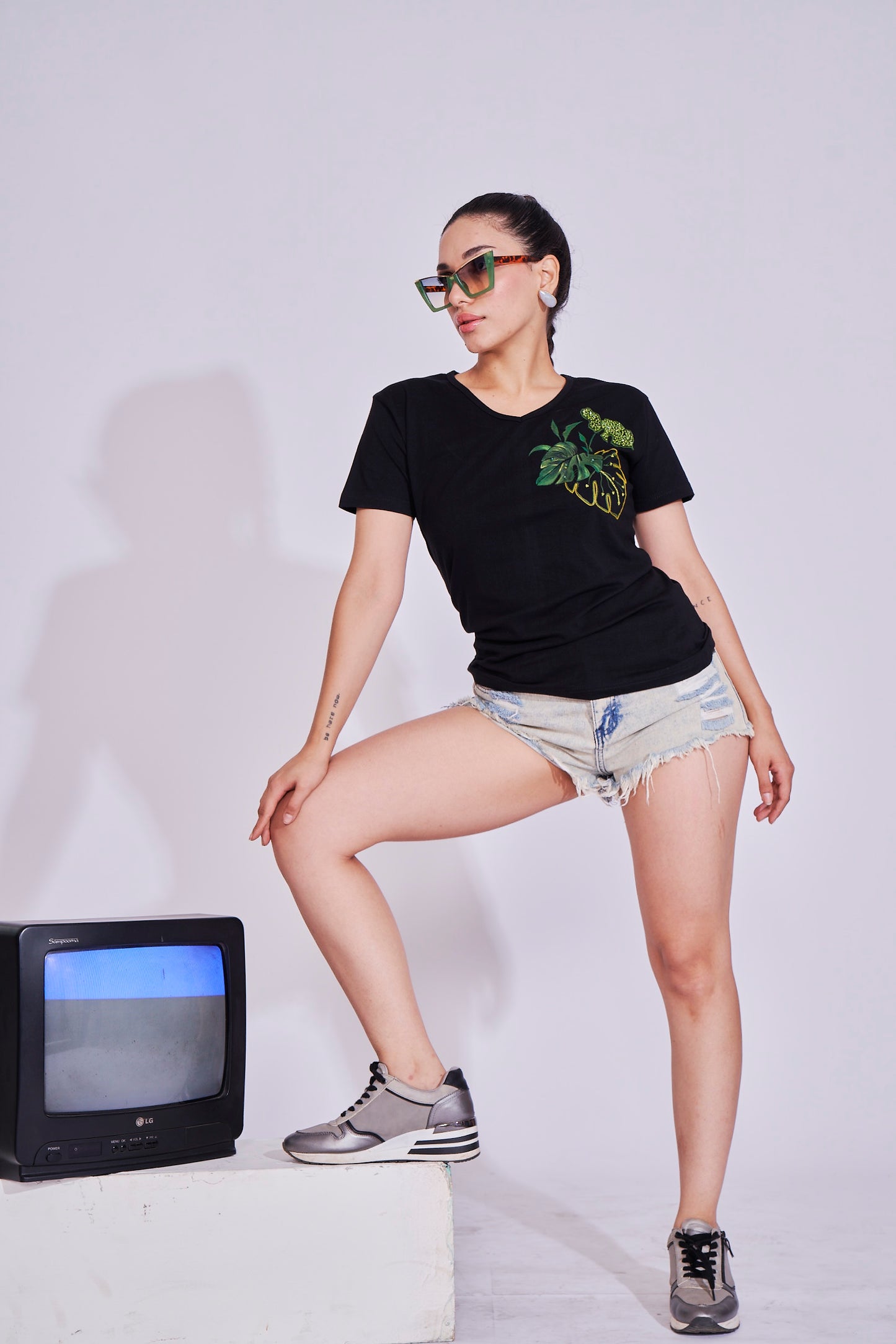 LEAF T-SHIRT