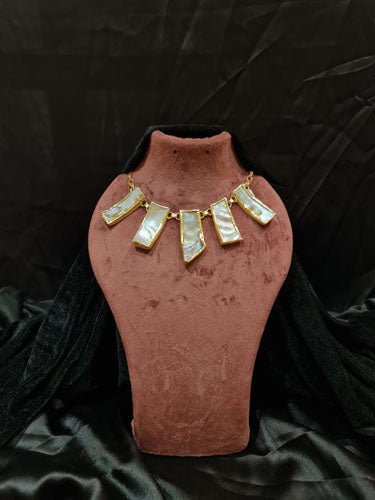 Pearlescent Grace Choker