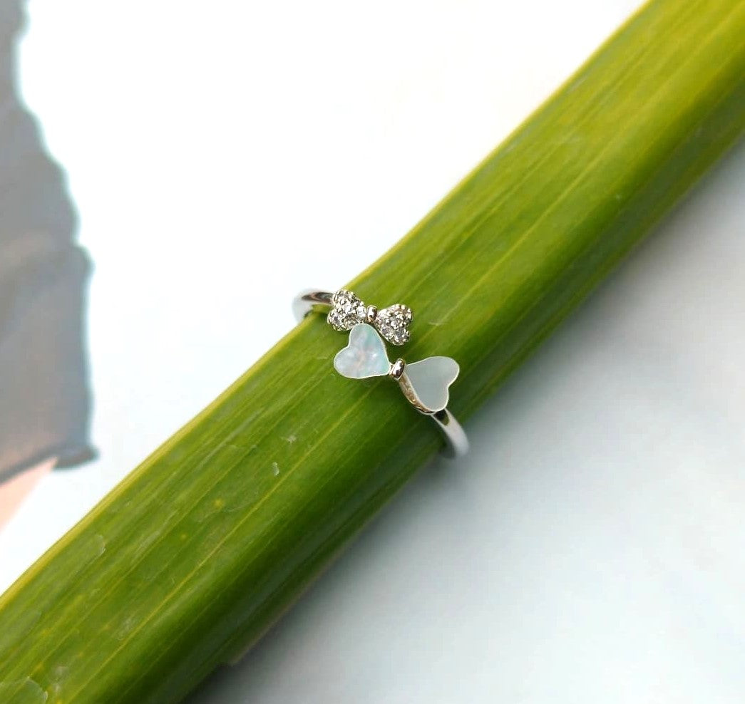 Elegant Bow Ring