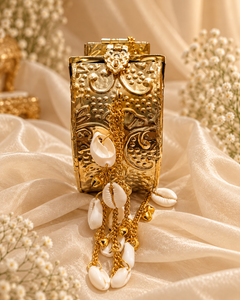 Golden Shell Luxe Clutch [Medium ]