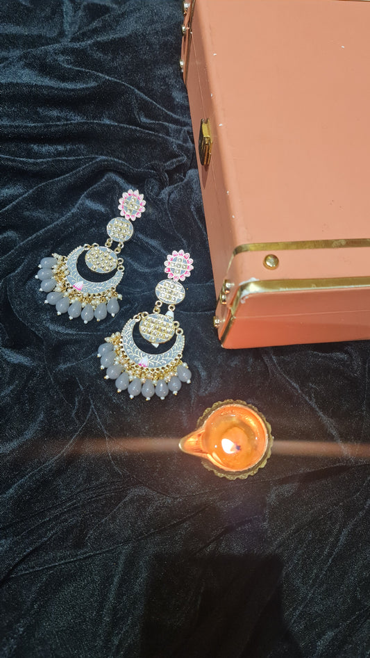 Moon Earring Grey