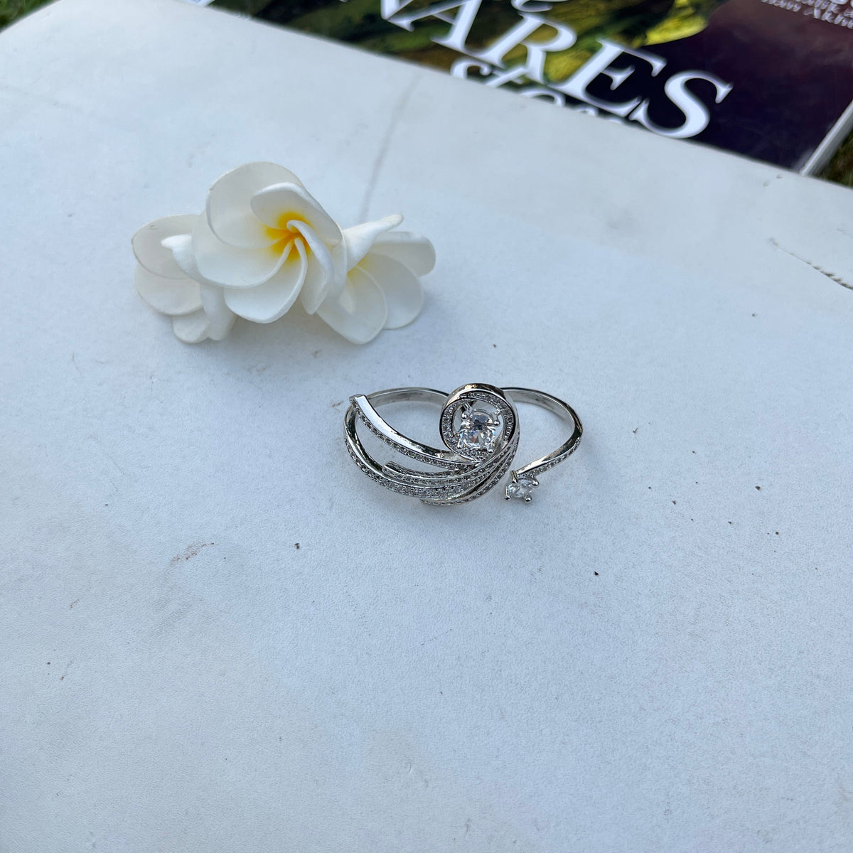 Twirling Sparkle Statement Ring
