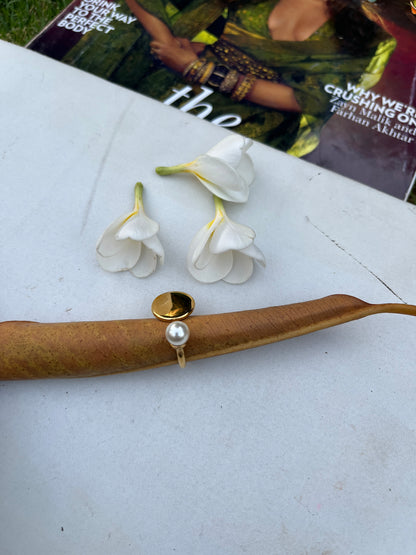 Ring with Pearl Accent