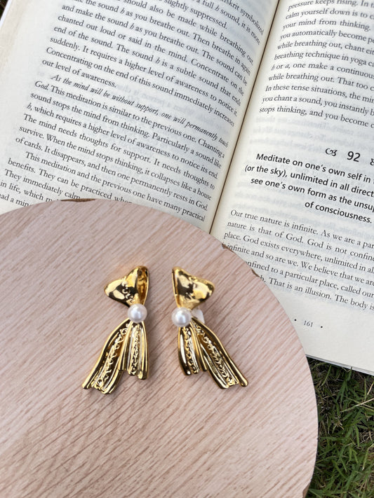 Bow Pearl Earrings