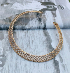 The Golden Lattice Choker