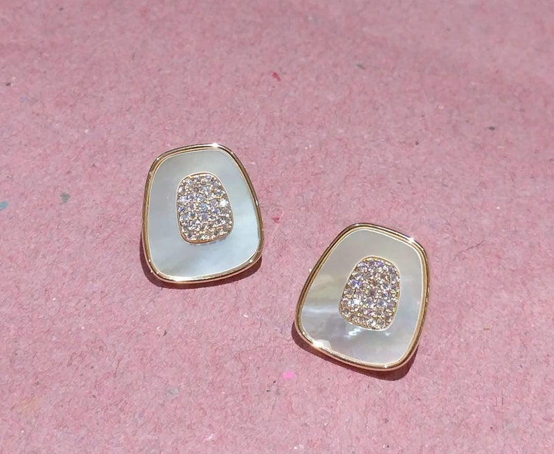 Golden Shell Studs