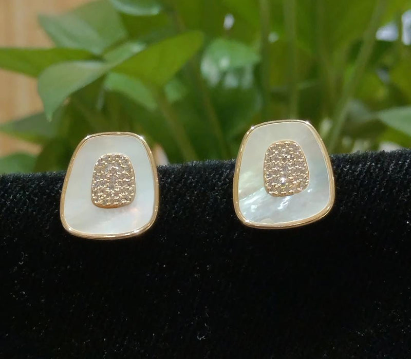 Golden Shell Studs