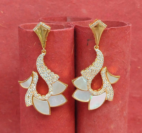 Dancing Diamonds Earrings