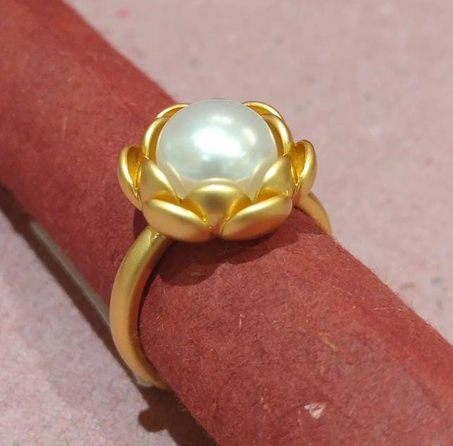 Flower Ring with Central Pearl