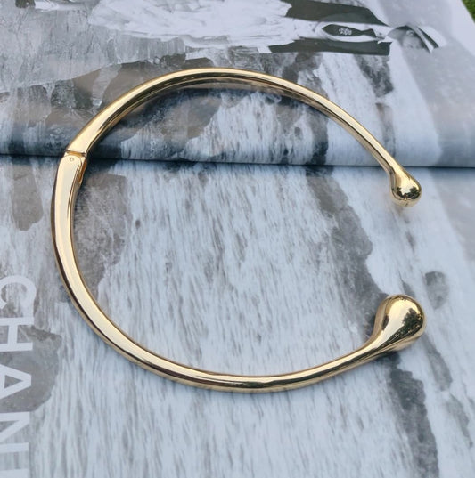 Liquid Gold Open Collar choker