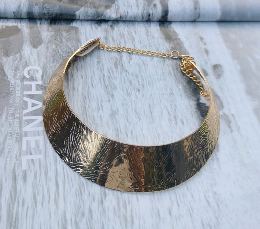 Sun-Dappled Statement Choker