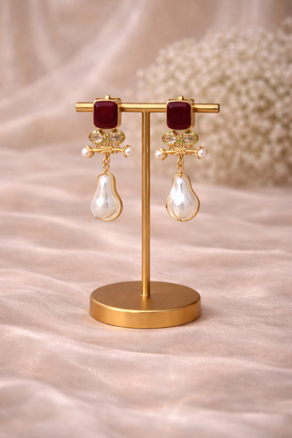 Classic Kundan Clutch & Pearl Drop Earrings Set