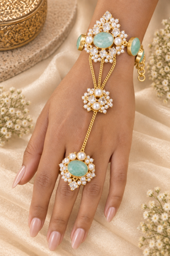 Mint Gem & Pearl Finger Bracelet