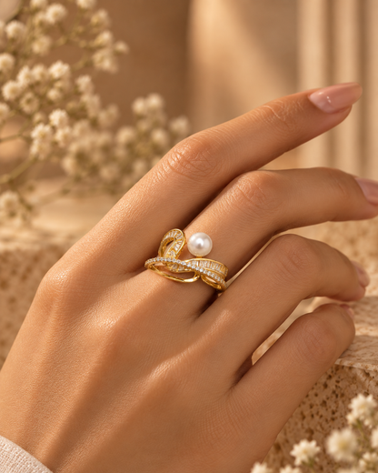 Pearl Intertwine Ring